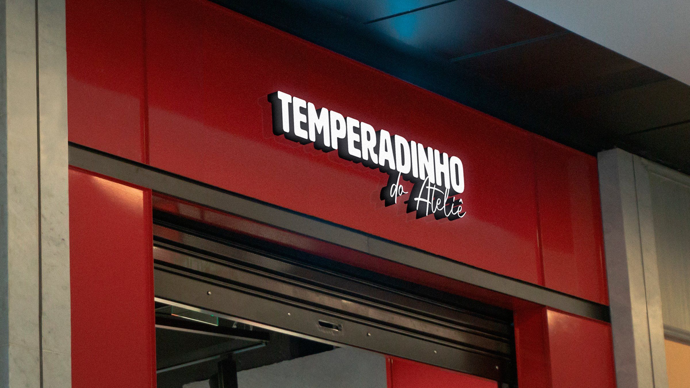 Fachada vermelha da loja Temperadinho do Ateliê